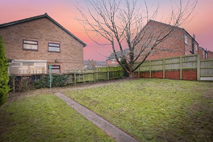 3 Bedroom End Of Terrace House For Sale In Bromwich Road, Hillmorton, Rugby, CV21