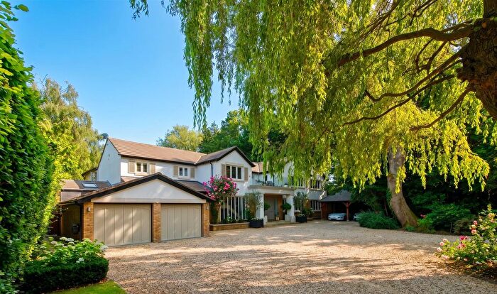 6 Bedroom Detached House For Sale In Ferry Lane, Marlow, SL7