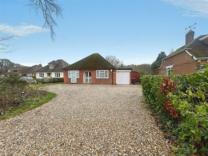 3 Bedroom Detached House For Sale In Frog Grove Lane, Guildford, GU3