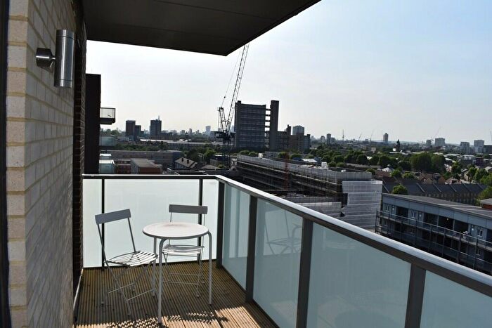 2 Bedroom Apartment To Rent In New Village Avenue, London, E14