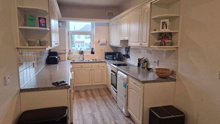 2 Bedroom Detached House To Rent In Nuxley Road, Belvedere, DA17