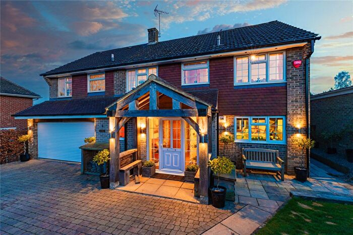 5 Bedroom Detached House For Sale In Beech Close, Chiddingfold, Godalming, Surrey, GU8