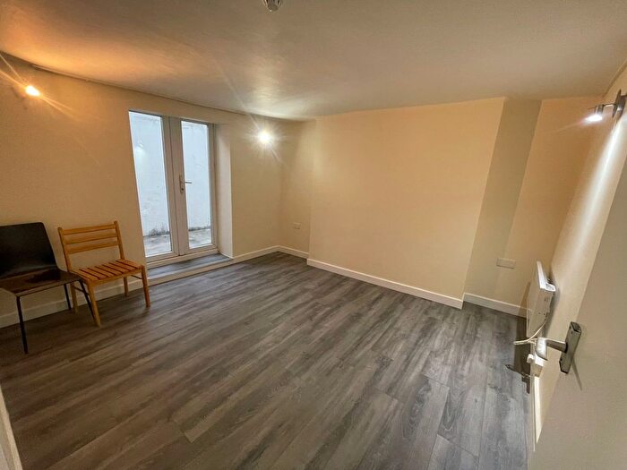 1 Bedroom Flat To Rent In Holloway Road, London, N19