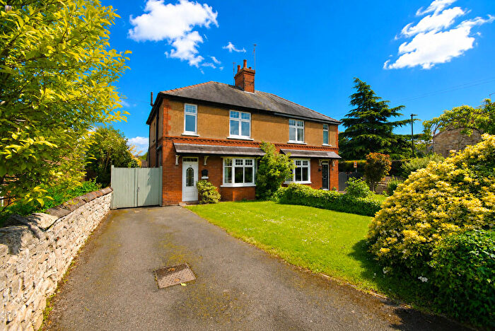3 Bedroom Semi-Detached House For Sale In Doncaster Road, Tickhill, Doncaster, DN11