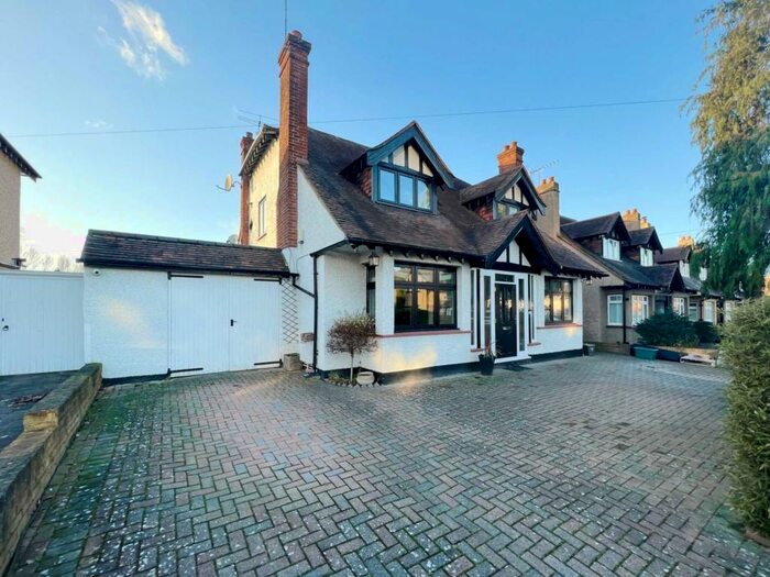 4 Bedroom Detached House To Rent In Connaught Road, New Malden, KT3