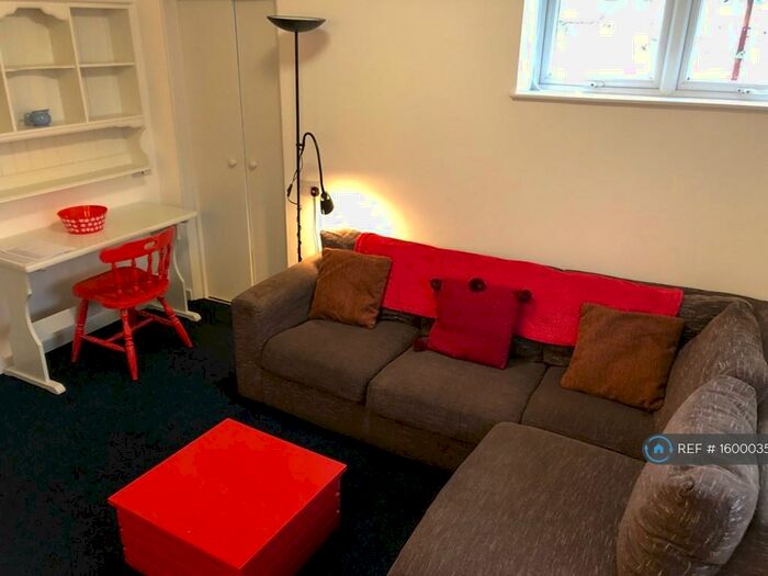 1 Bedroom Flat To Rent In Hill Park Crescent, Plymouth, PL4