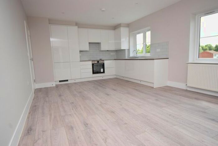 2 Bedroom Flat To Rent In Pitcher's Yard, A Summers Road, Burnham, Bucks, SL1