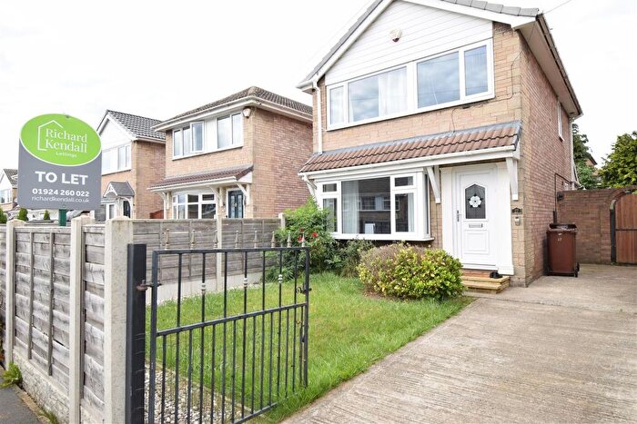 3 Bedroom Detached House To Rent In Teall Court, Ossett, WF5