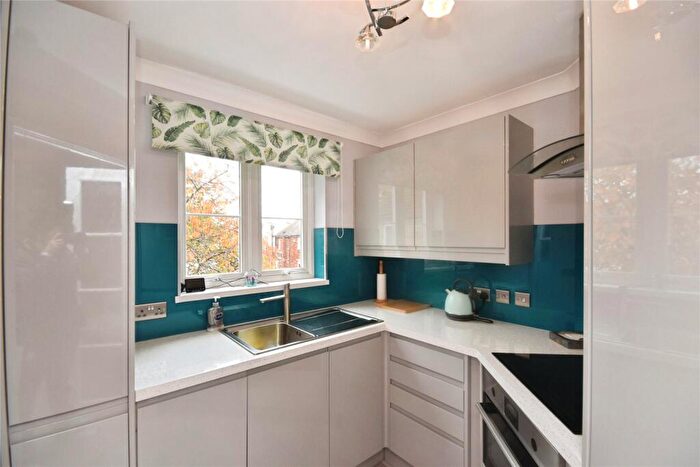 1 Bedroom Apartment For Sale In McLay Court, Cardiff, CF5