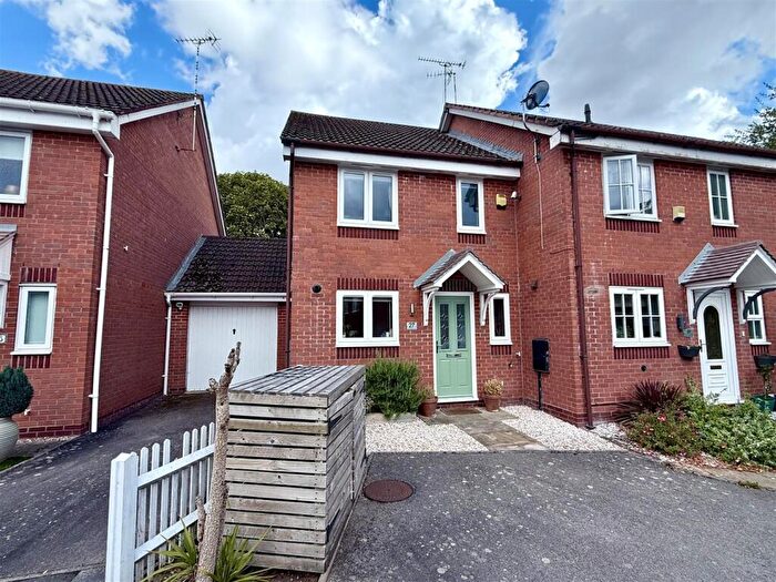 3 Bedroom Mews For Sale In Armscote Grove, Hatton Park, Warwick, CV35