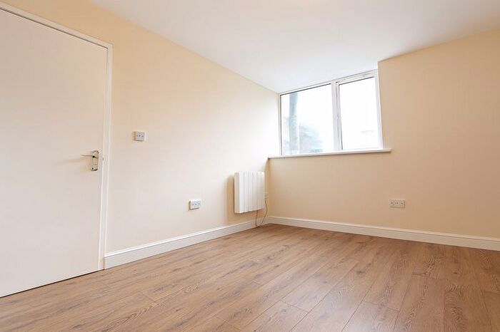 2 Bedroom Flat To Rent In Nether Street, North Finchley, N12