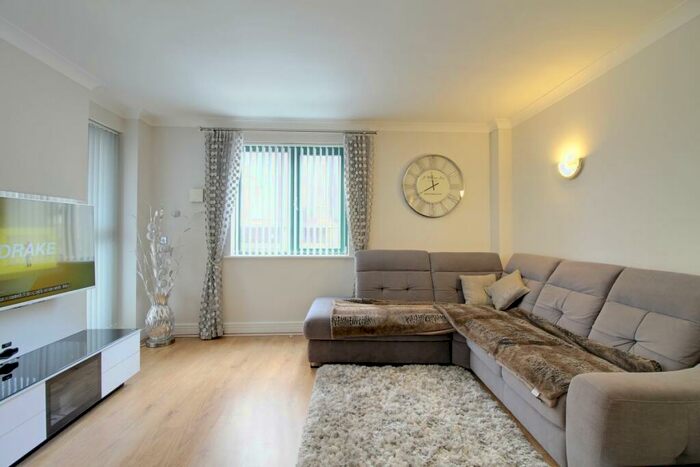 1 Bedroom Apartment To Rent In Mansell Street, Tower Hill, E1