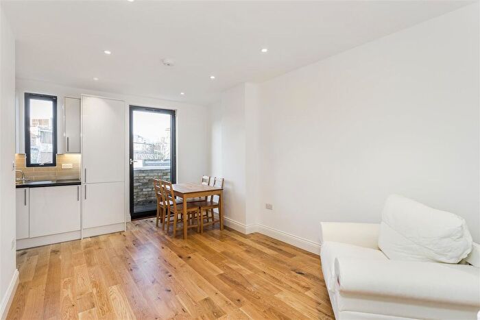 1 Bedroom Flat To Rent In Woodstock Grove, London, W12