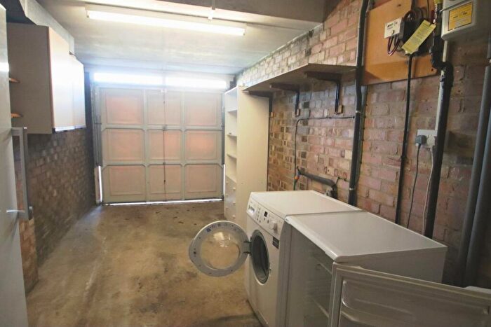 4 Bedroom Terraced House To Rent In Sparrow Drive, Orpington, BR5