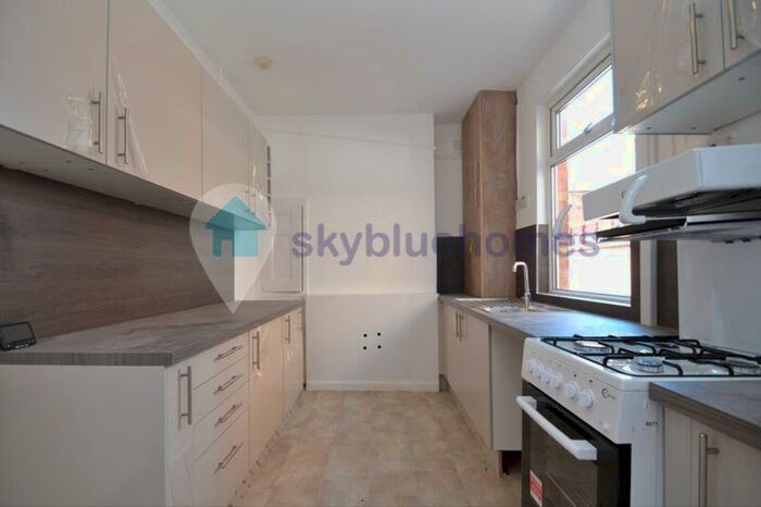 3 Bedroom Terraced House To Rent In Chepstow Road, Leicester, LE2