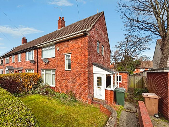 3 Bedroom End Of Terrace House For Sale In The Roundway, Longbenton, Newcastle Upon Tyne, NE12