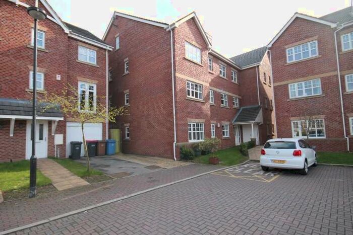 2 Bedroom Flat To Rent In Ellesmere Green, Monton, Eccles, M30