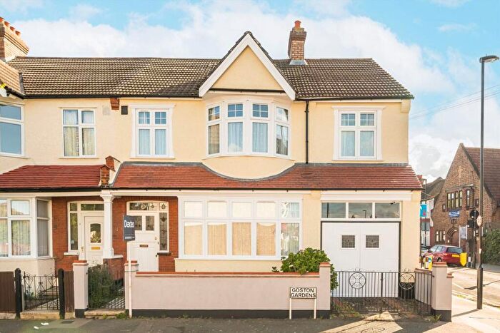5 Bedroom House For Sale In Goston Gardens, Thornton Heath, CR7