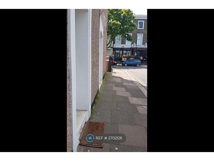 2 Bedroom Flat To Rent In Clapham Manor Street, London, SW4