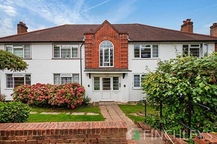 2 Bedroom Flat For Sale In Prospect Road, Barnet, EN5