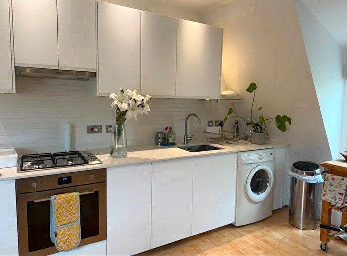2 Bedroom Flat To Rent In Beaumont Road, London, W4