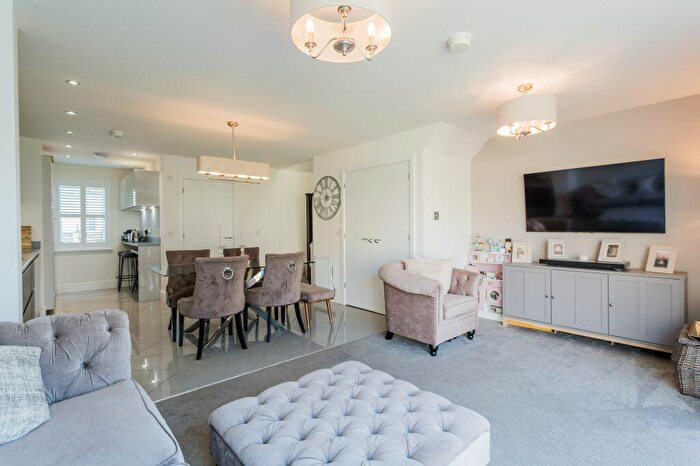 3 Bedroom Semi-Detached Villa For Sale In Slateford Road, Bishopton, PA7