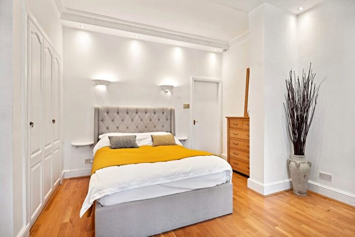 Studio To Rent In Chesham Place, Belgravia, SW1X