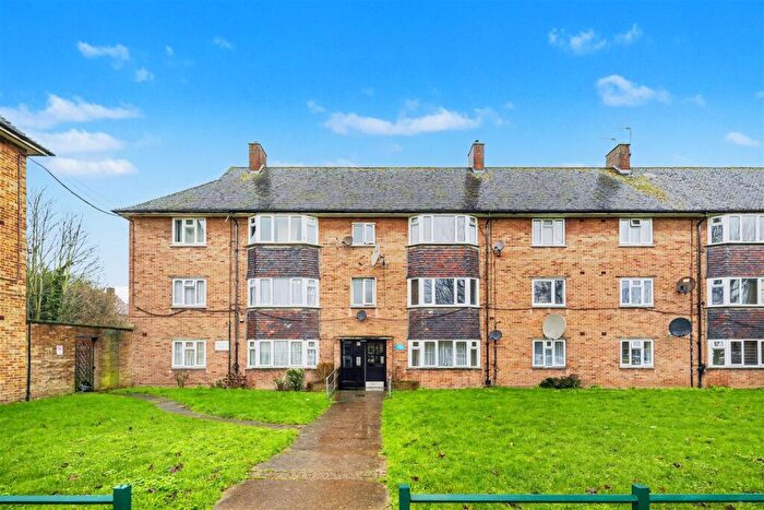 2 Bedroom Flat For Sale In Worcesters Avenue, Enfield, EN1