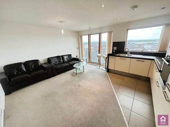 2 Bedroom Flat To Rent In Britton House, Lord Street, Green Quarter, Manchester, M4