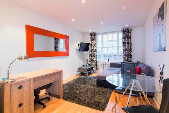 2 Bedroom Flat To Rent In Great Cumberland Place, Marylebone, London, W1H