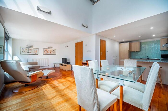 2 Bedroom Flat To Rent In Britton Street, City Pavilion, EC1M