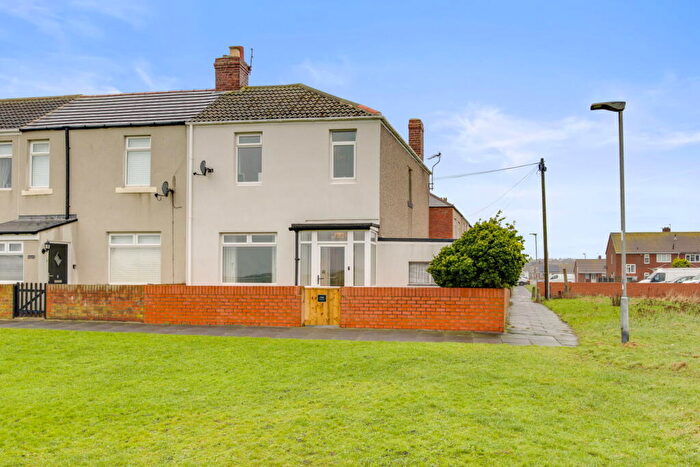 3 Bedroom End Of Terrace House For Sale In East Sea View, Newbiggin By The Sea, NE64