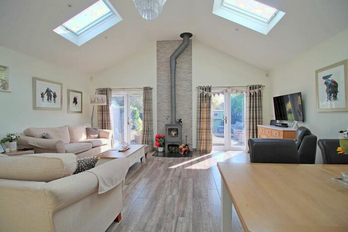 3 Bedroom Detached Bungalow For Sale In Woodland Lea, Helpston, PE6