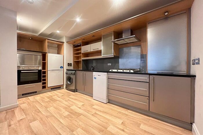 2 Bedroom Apartment To Rent In The Point, Plumptre Street, Lace Market, NG1