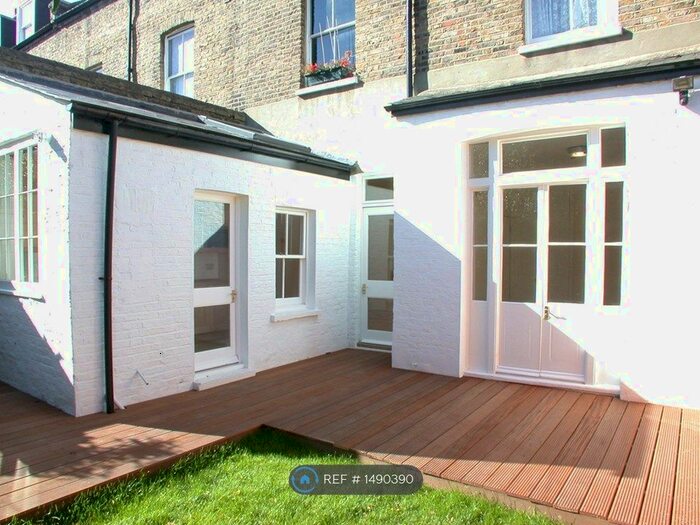 3 Bedroom Flat To Rent In Arlingford Road, London, SW2