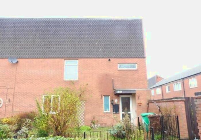 3 Bedroom End Of Terrace House To Rent In Anmer Close, Nottingham, NG2