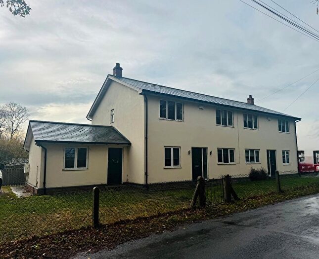 3 Bedroom Semi-Detached House To Rent In Bucks Alley, Bayford, SG13