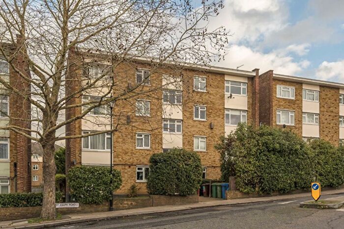 2 Bedroom Flat For Sale In St. Asaph Road, Nunhead, SE4