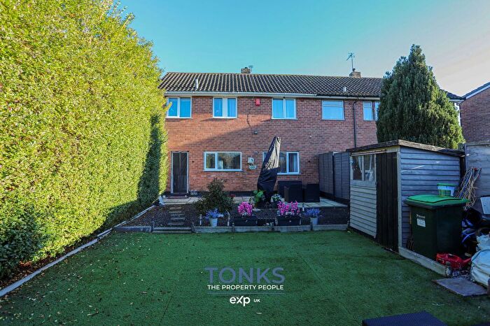 3 Bedroom Terraced House For Sale In Gordon Avenue, West Bromwich, B71