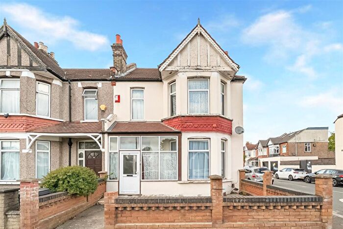 3 Bedroom Property For Sale In Breamore Road, Seven Kings, IG3