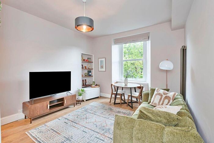 1 Bedroom Flat To Rent In Lt Murdoch Terrace, Edinburgh, EH11