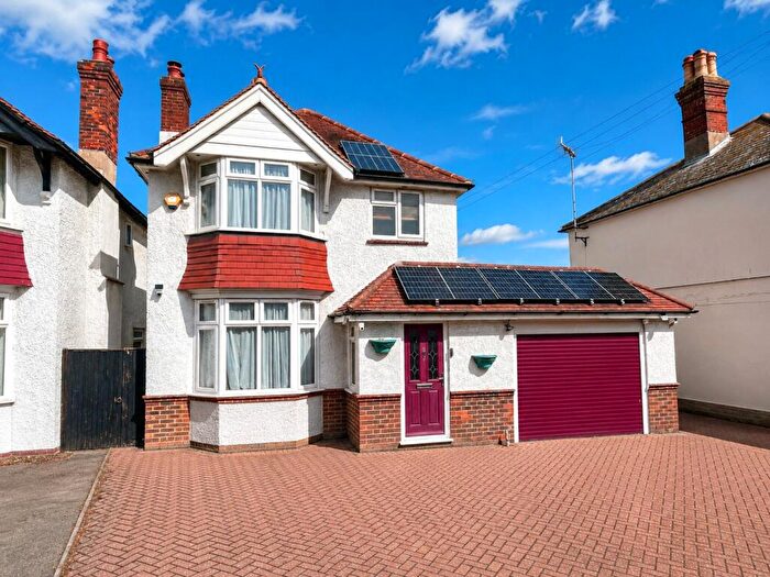 4 Bedroom Detached House For Sale In South Road, Hailsham, East Sussex, BN27