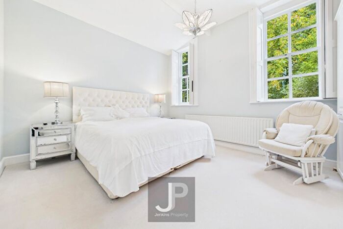 1 Bedroom Flat To Rent In Coxtie Green Road, Pilgrims Hatch, Brentwood, CM14