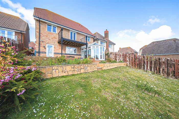 4 Bedroom Detached House For Sale In Swaffield Gardens, Weymouth, DT4