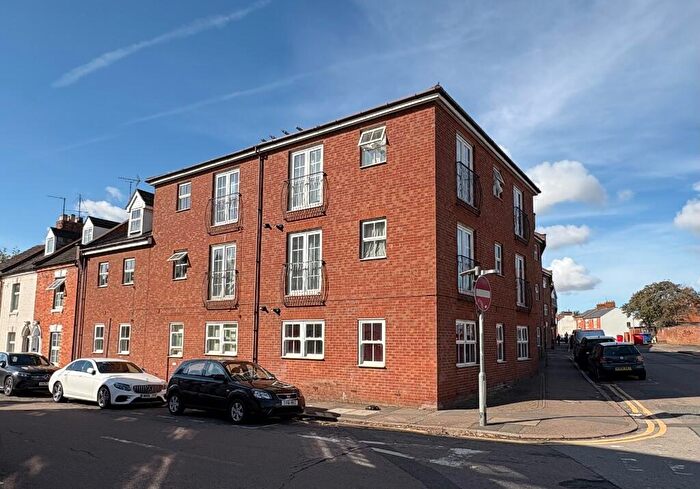2 Bedroom Apartment For Sale In St. Edmunds Road, Northampton, Northamptonshire, NN1