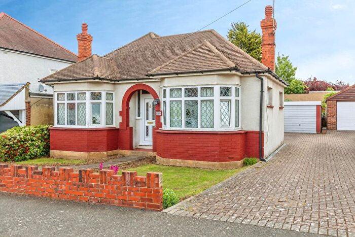 2 Bedroom Bungalow For Sale In Wilson Avenue, Rochester, Kent, ME1