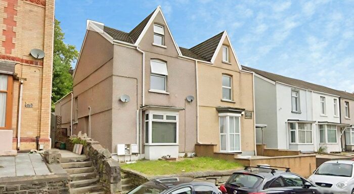 3 Bedroom Flat To Rent In King Edward's Road, Swansea, SA1