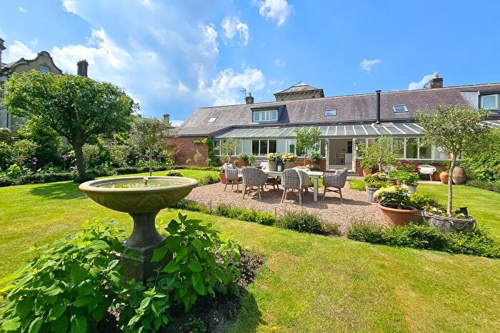 2 Bedroom Cottage For Sale In Moor Park, Beckwithshaw, HG3