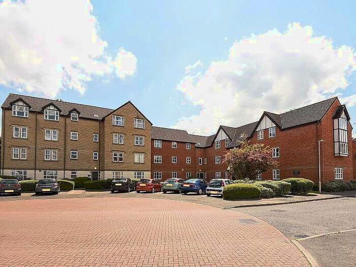 2 Bedroom Apartment To Rent In Charnwood House, Rembrandt Way, Reading, RG1
