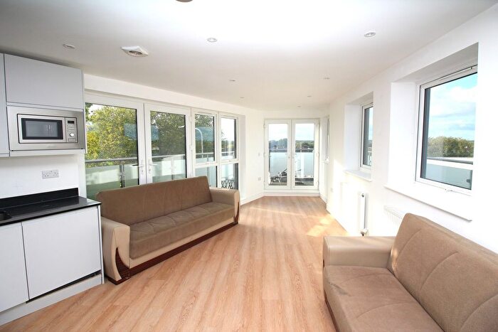2 Bedroom Flat To Rent In Radford Way, CM12